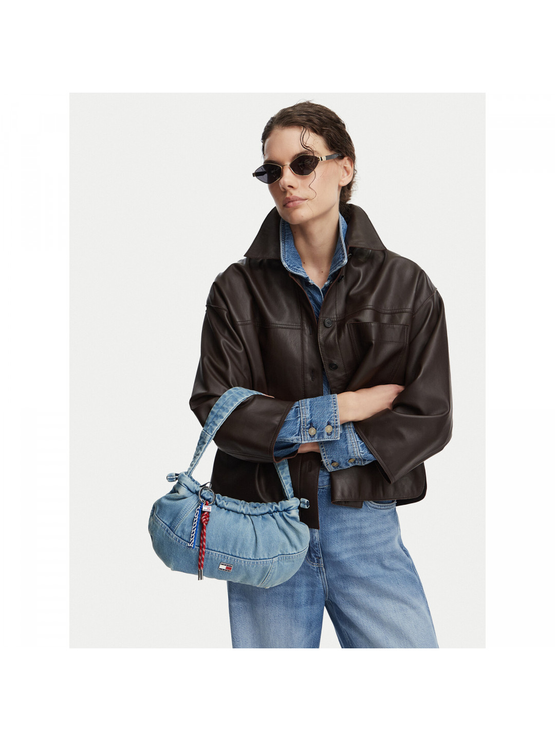 Kabelka Tommy Jeans Tjw Icon Charms Denim Shlder Bag AW0AW18883 Modrá